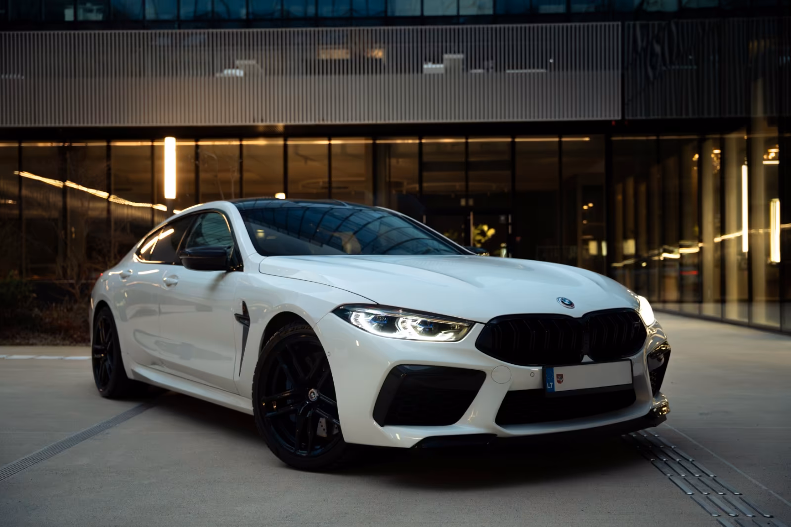 BMW M8 Competition xDrive Gran Coupé 2022 till salu hos 4or Wheel Deal i Bromma