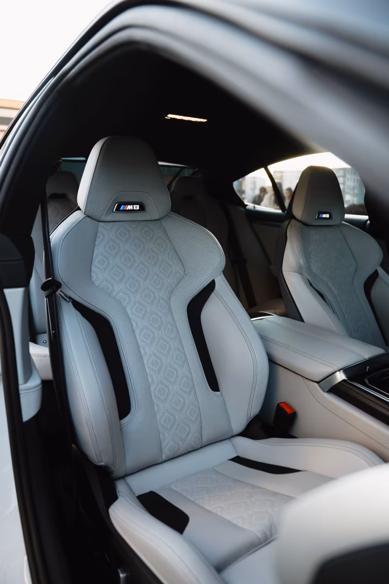 BMW M8 Competition — ventilerade M Sport-stolar